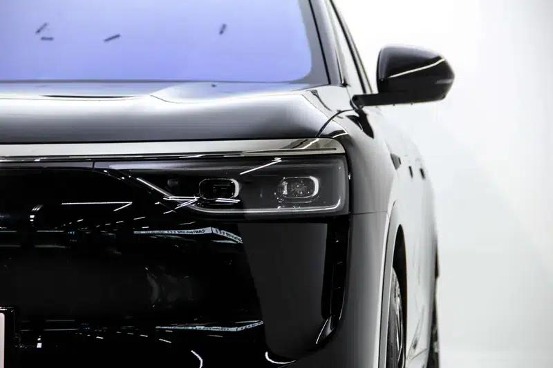 Wenjie M8 2025 Extended Range Ultra 5-Seat 4WD (192-line LiDAR) — миниатюра 8