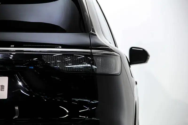 Wenjie M8 2025 Extended Range Ultra 5-Seat 4WD (192-line LiDAR) — миниатюра 9