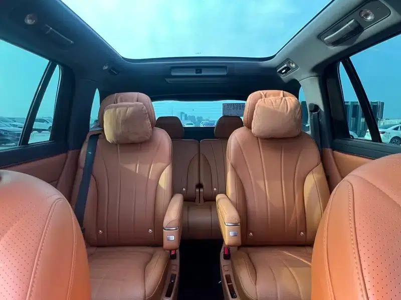 Wenjie M8 2025 Extended Range Ultra 6-Seat 4WD (192-line LiDAR) — миниатюра 10