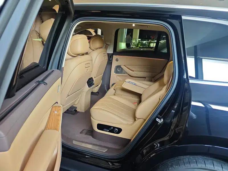 Wenjie M8 2025 235 Extended Range Version 4WD — миниатюра 7