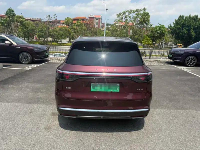 Wenjie M8 2025 Extended Range Ultra 5-Seat 4WD (192-line LiDAR) — миниатюра 5