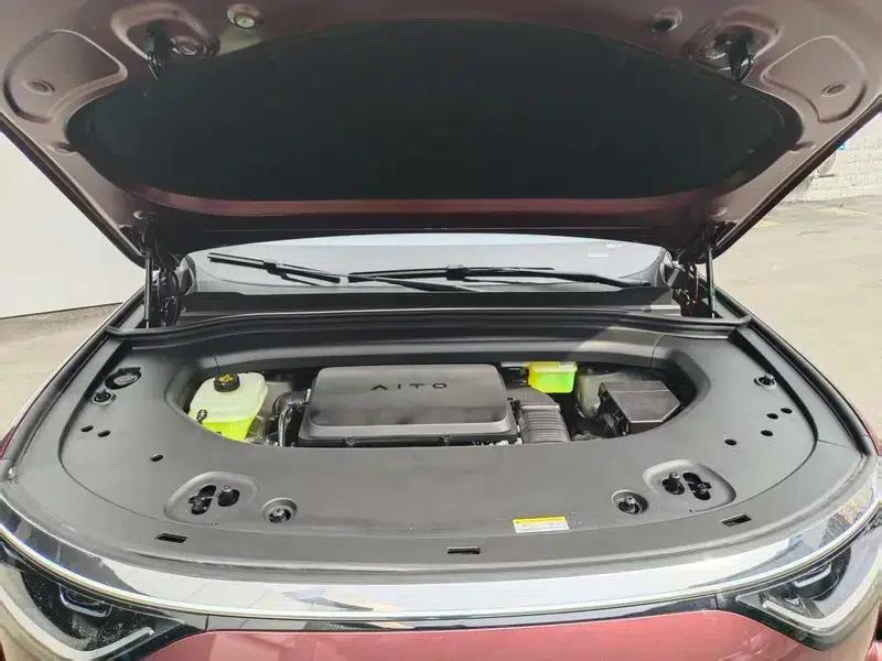 Wenjie M8 2025 Extended Range Ultra 5-Seat 4WD (192-line LiDAR) — миниатюра 4