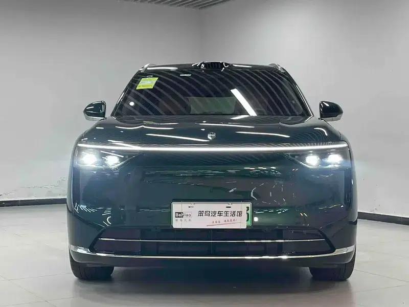 Wenjie M8 2025 Extended Range Max+ 5-Seat 4WD Version (192-line LiDAR) — миниатюра 2