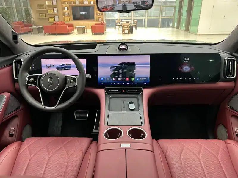 Wenjie M8 2025 Extended Range Ultra 5-Seat Version — миниатюра 12