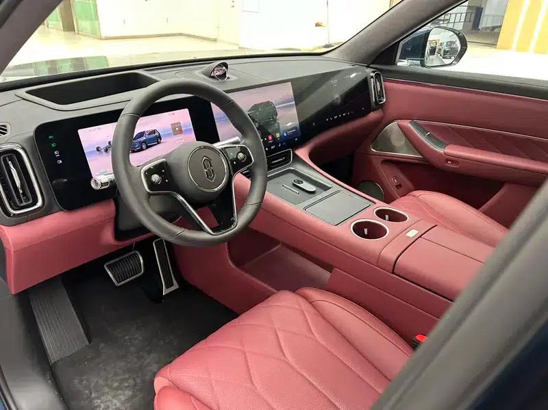 Wenjie M8 2025 Extended Range Ultra 5-Seat Version — миниатюра 14