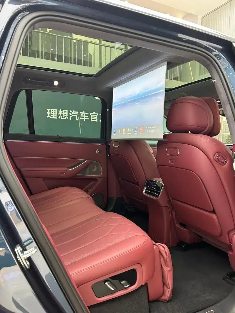 Wenjie M8 2025 Extended Range Ultra 5-Seat Version — миниатюра 10