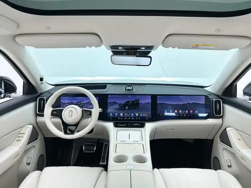 Wenjie M8 2025 Extended Range Max+ 6-Seat 4WD Version (192-line LiDAR) — миниатюра 15