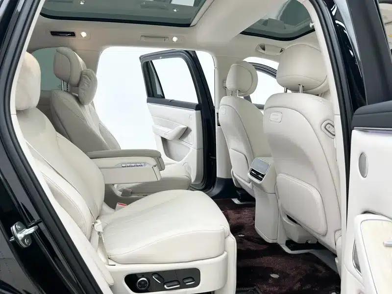 Wenjie M8 2025 Extended Range Max+ 6-Seat 4WD Version (192-line LiDAR) — миниатюра 21