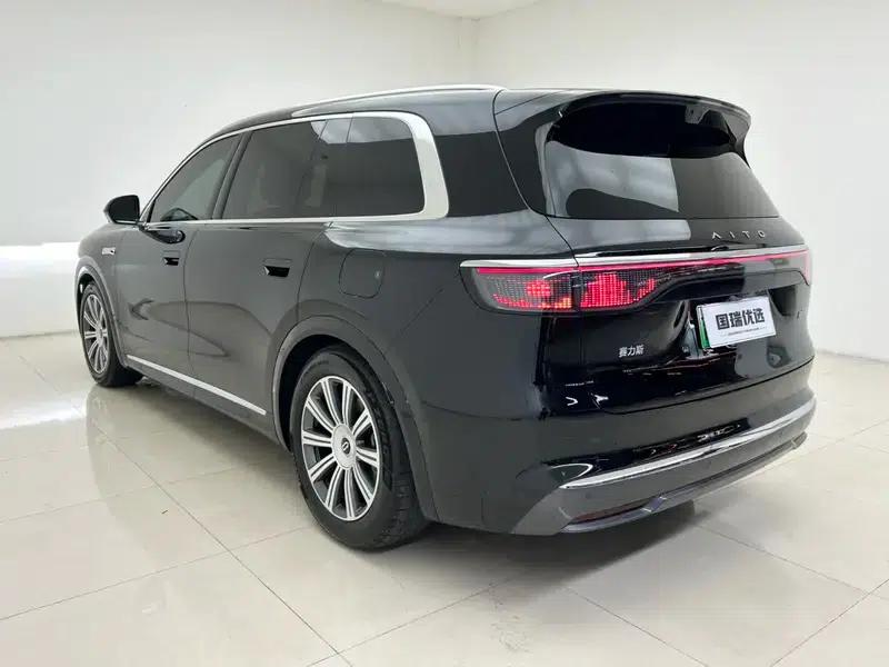 Wenjie M8 2025 Extended Range Max+ 6-Seat 4WD Version (192-line LiDAR) — миниатюра 4