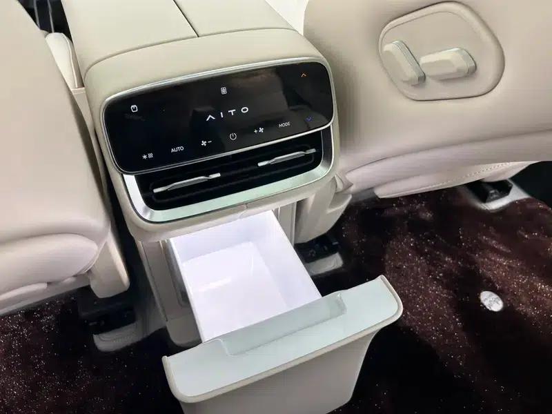Wenjie M8 2025 Extended Range Max+ 6-Seat 4WD Version (192-line LiDAR) — миниатюра 10