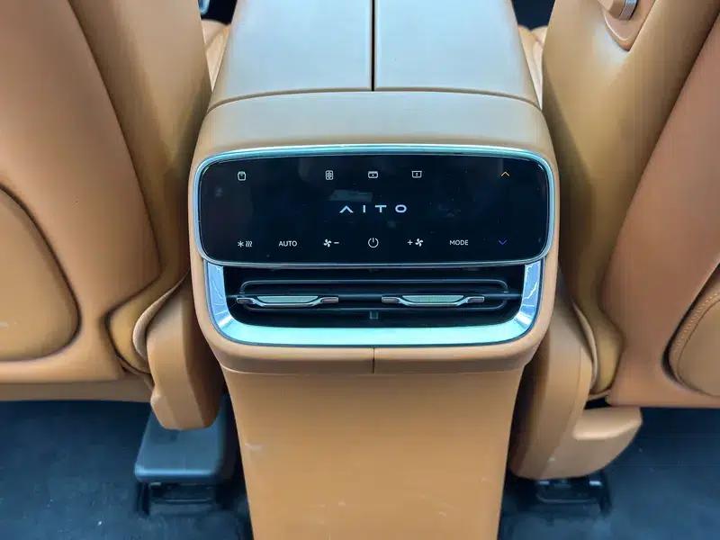 Wenjie M8 2025 Extended Range Ultra 5-Seat Version — миниатюра 8