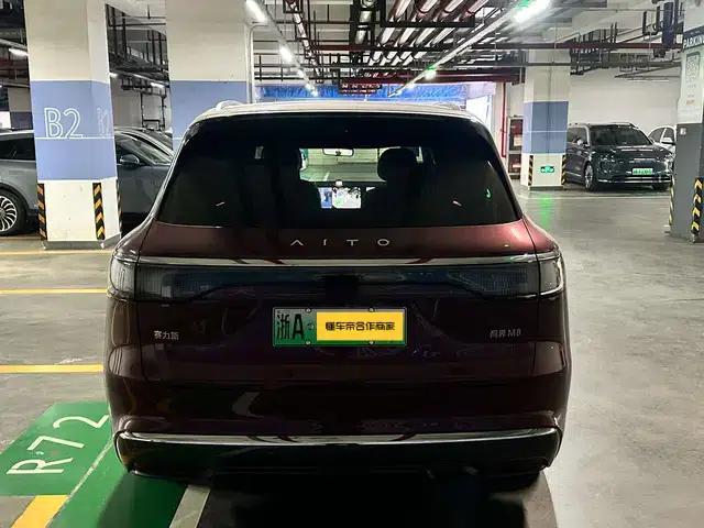 Wenjie M8 2025 Extended Range Ultra 5-Seat Version — миниатюра 6