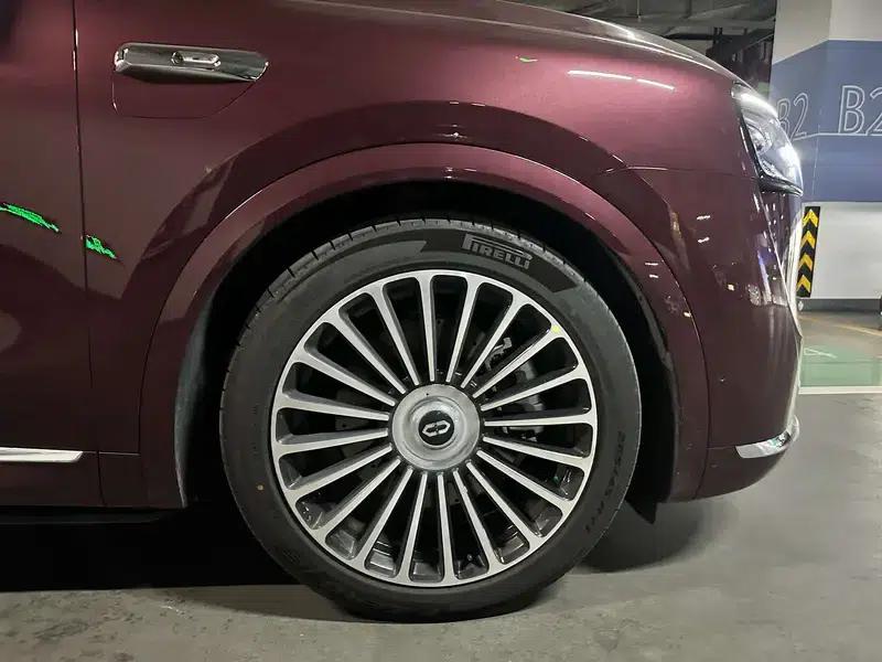 Wenjie M8 2025 Extended Range Ultra 5-Seat Version — миниатюра 9