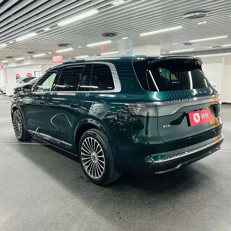 Wenjie M8 2025 Extended Range Ultra 6-Seat 4WD (192-line LiDAR) — миниатюра 4