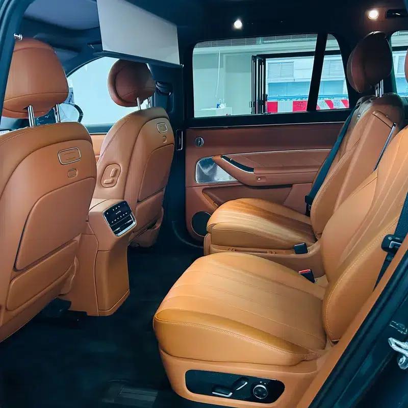 Wenjie M8 2025 Extended Range Ultra 6-Seat 4WD (192-line LiDAR) — миниатюра 10