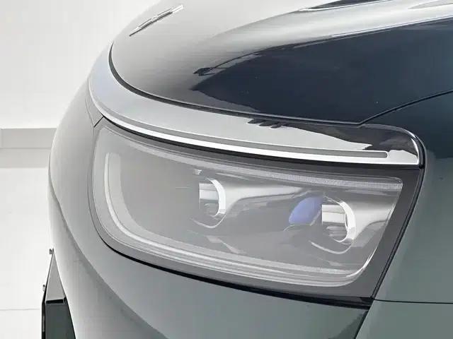 Wenjie M8 2025 Range Extended Max+ Six-Seat Version — миниатюра 12