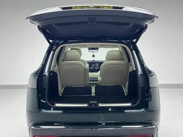 Wenjie M8 2025 Range Extended Max+ Six-Seat Version — миниатюра 20
