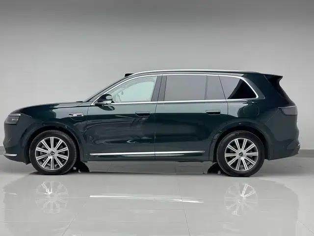 Wenjie M8 2025 Range Extended Max+ Six-Seat Version — миниатюра 4