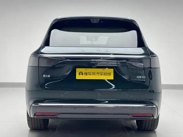 Wenjie M8 2025 Range Extended Max+ Six-Seat Version — миниатюра 6