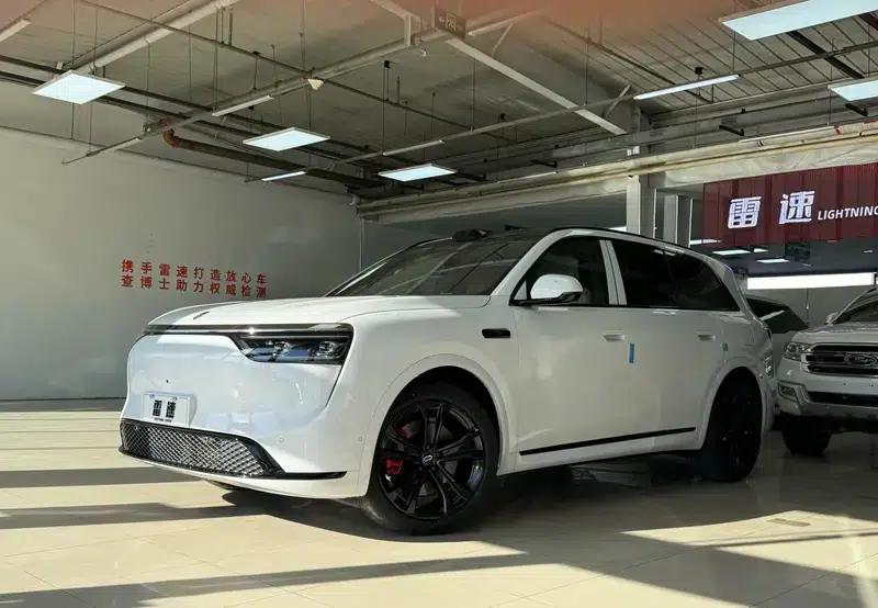 Wenjie M8 2025 Pure Electric Max+ Six-Seat Four-Wheel Drive Version — миниатюра 1