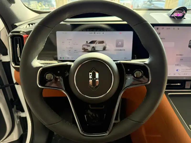 Wenjie M8 2025 Pure Electric Max+ Six-Seat Four-Wheel Drive Version — миниатюра 27