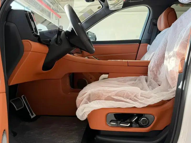 Wenjie M8 2025 Pure Electric Max+ Six-Seat Four-Wheel Drive Version — миниатюра 31