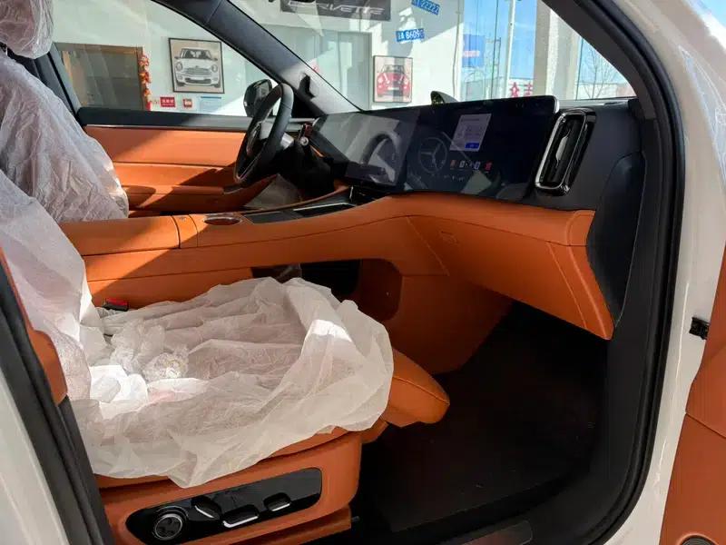 Wenjie M8 2025 Pure Electric Max+ Six-Seat Four-Wheel Drive Version — миниатюра 38