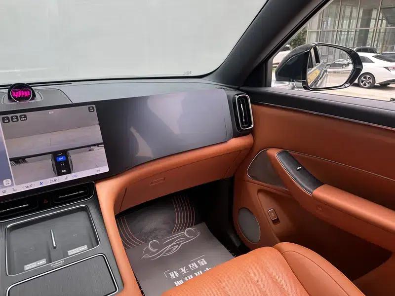 Wenjie M8 2025 Extended Range Max+ 5-Seat 4WD Version (192-line LiDAR) — миниатюра 7