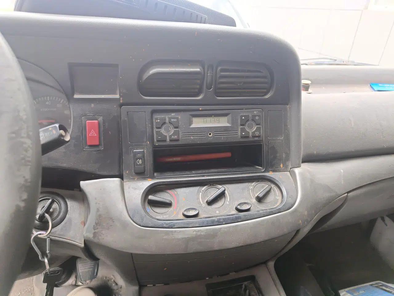 Jinbei Hiace 2011 2.0L 5th Generation Kuaiyunwang Luxury Edition 4G19 — миниатюра 13