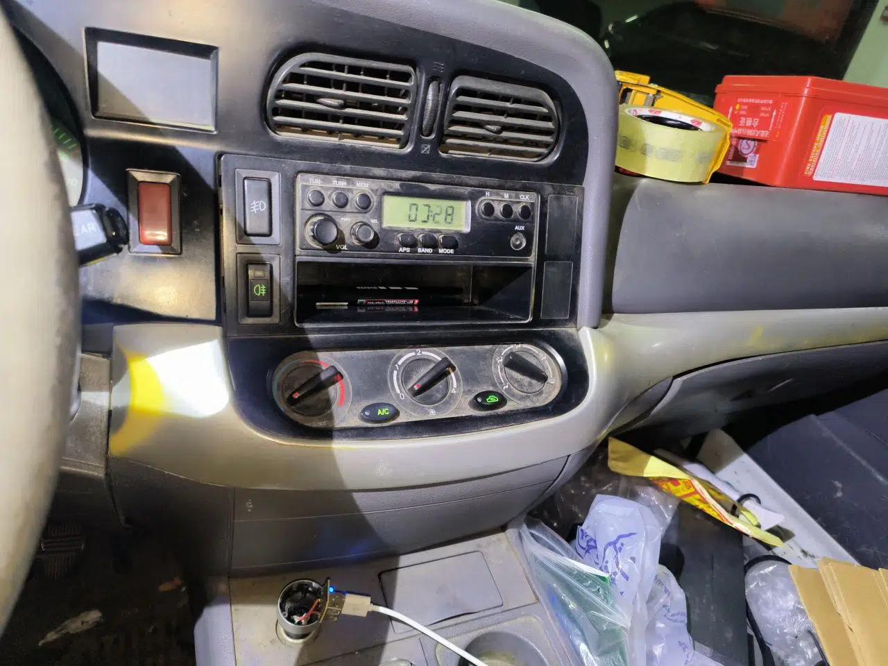 Jinbei Hiace 2018 2.0L Fifth-Generation Kuaiyun Luxury Standard Top 6-Seater V19S — миниатюра 13