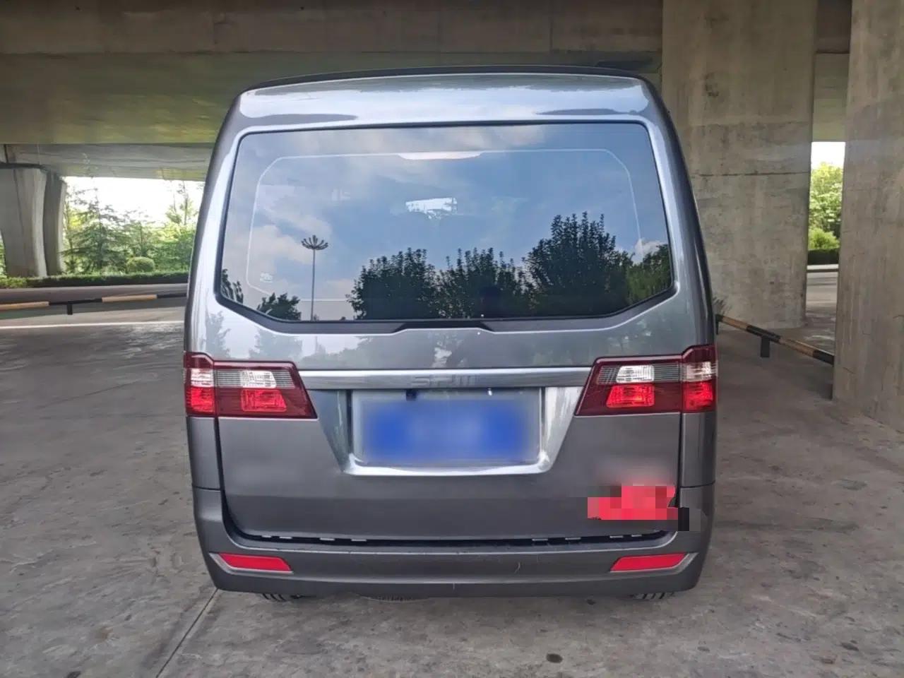 Jinbei Gold Hiace M Classic 2024 1.5L Engineering Lion Passenger Van 7 Seats — миниатюра 5