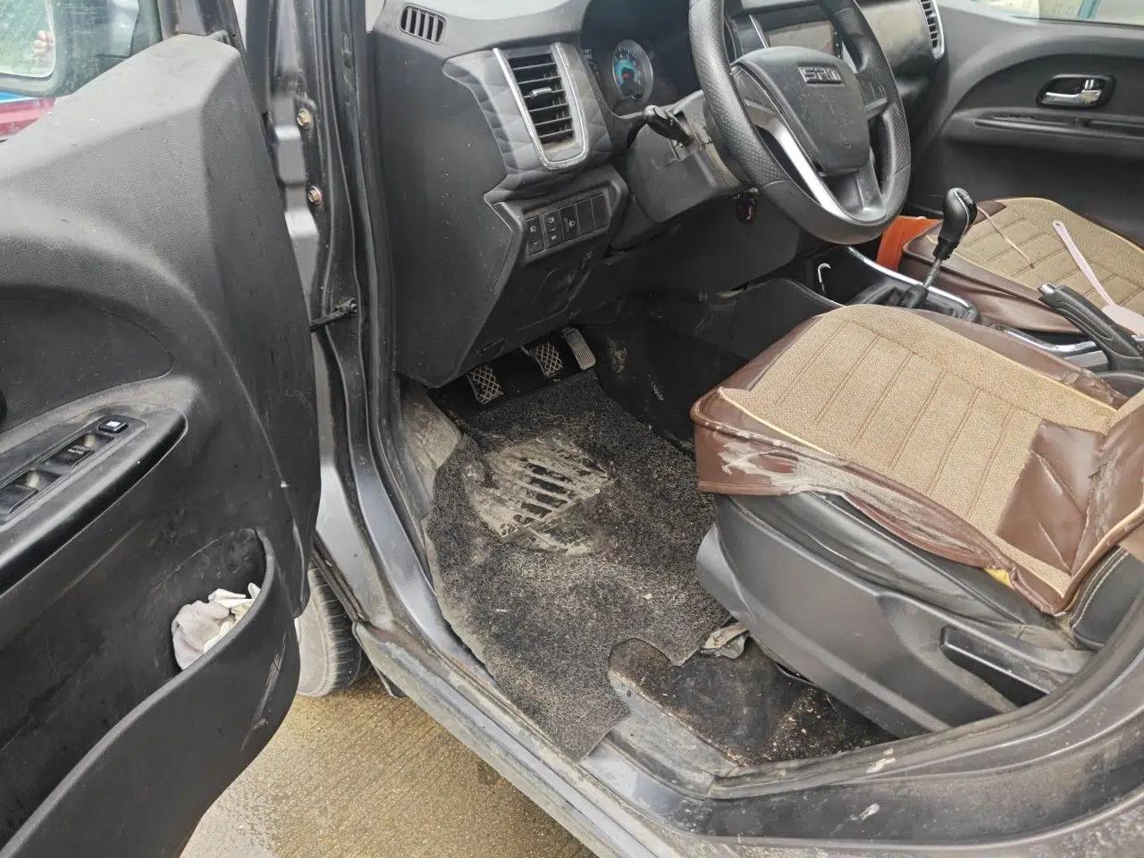 Jinbei Gold Hiace 2021 1.5L Passenger Van Travel Lion 6-Seater — миниатюра 13