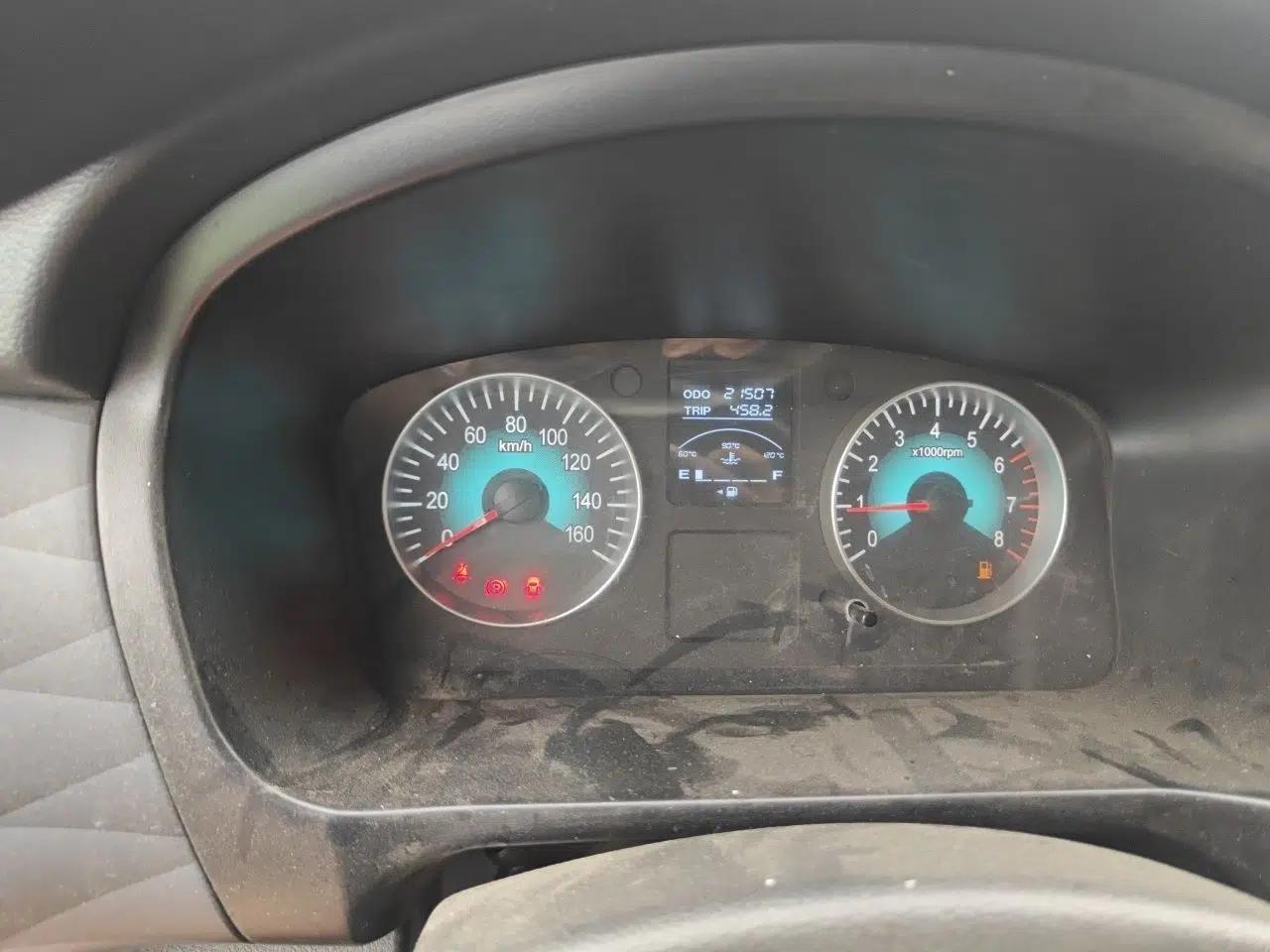 Jinbei Gold Hiace 2021 1.5L Passenger Van Travel Lion 6-Seater — миниатюра 9