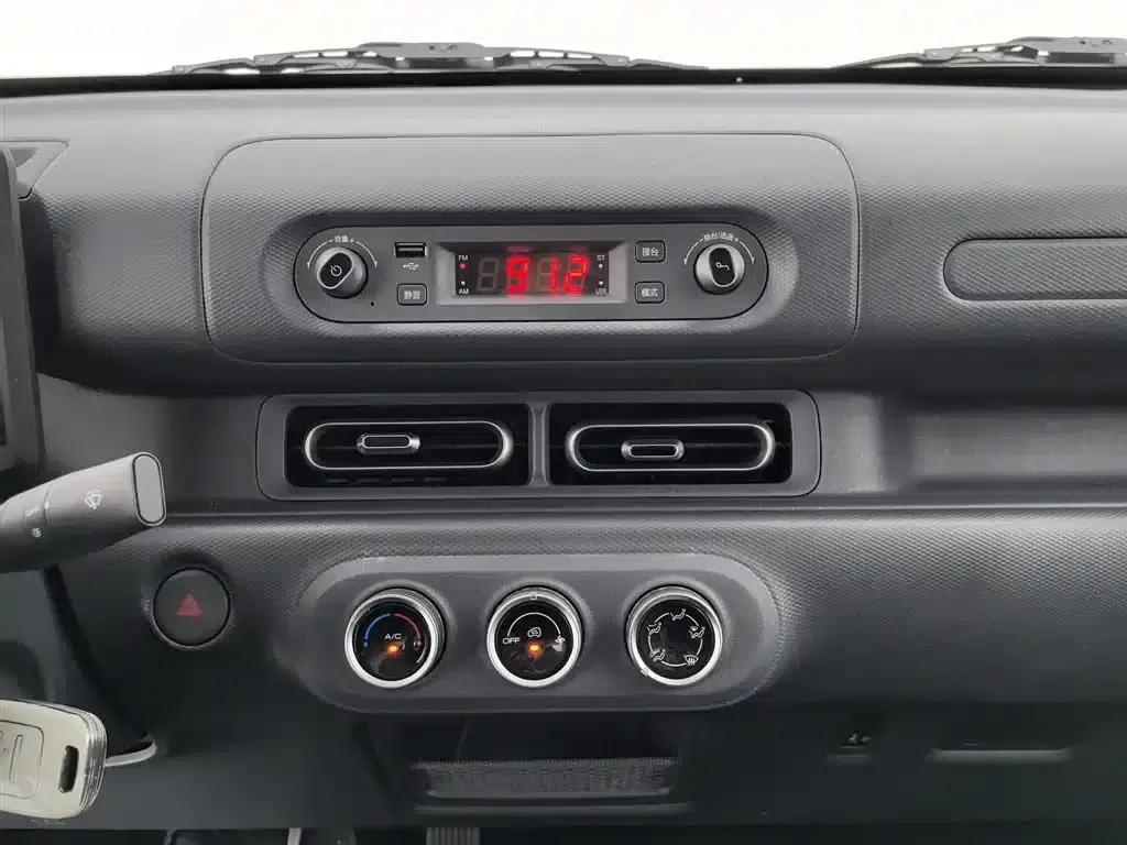 Wuling Sunshine New Energy 2025 Model 201km Standard Edition — миниатюра 12