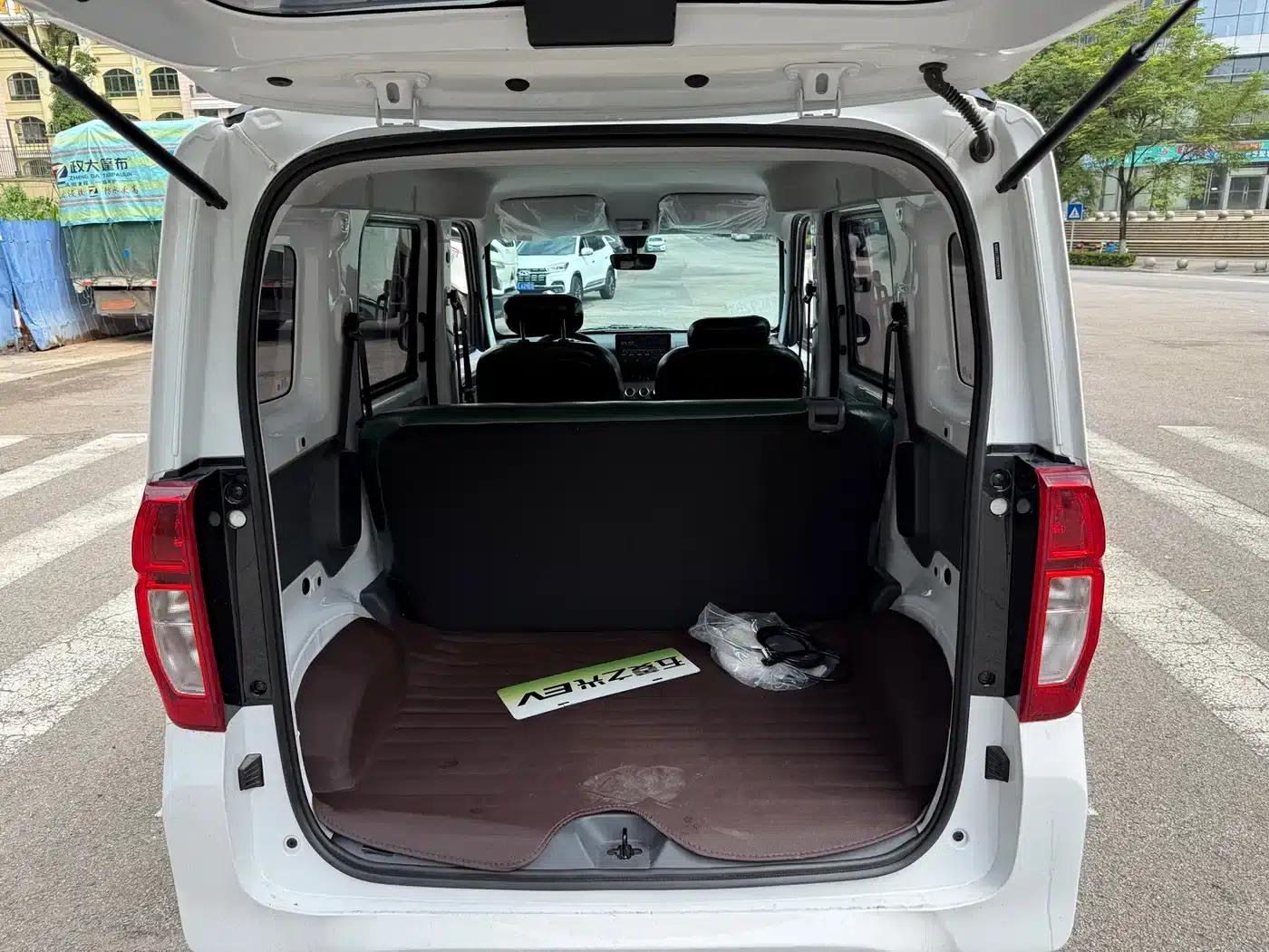 Wuling Sunshine New Energy 2025 Model 305km/h Progressive Edition — миниатюра 12