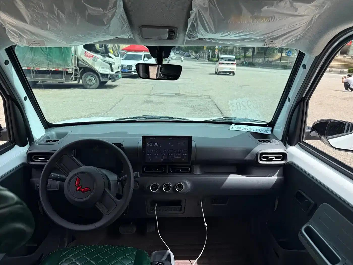 Wuling Sunshine New Energy 2025 Model 305km/h Progressive Edition — миниатюра 10