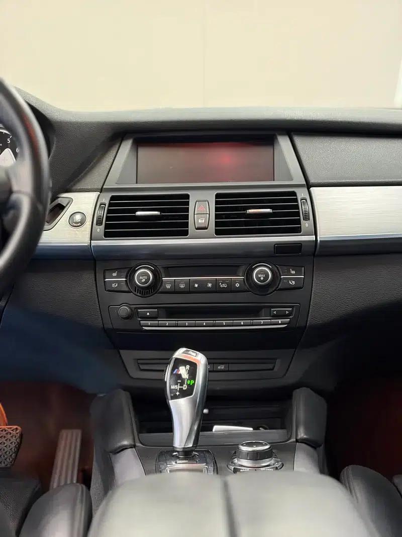 2010 BMW X5 M — миниатюра 12