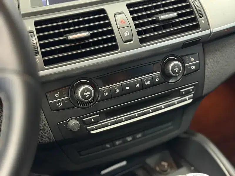 2010 BMW X5 M — миниатюра 10