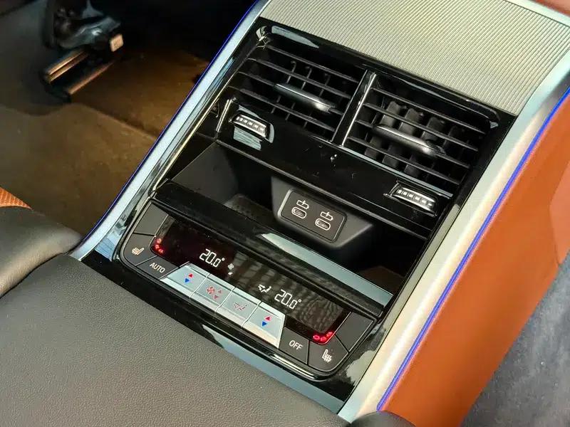 2019 BMW 8 Series 840i Gran Coupe M Sport Package — миниатюра 27