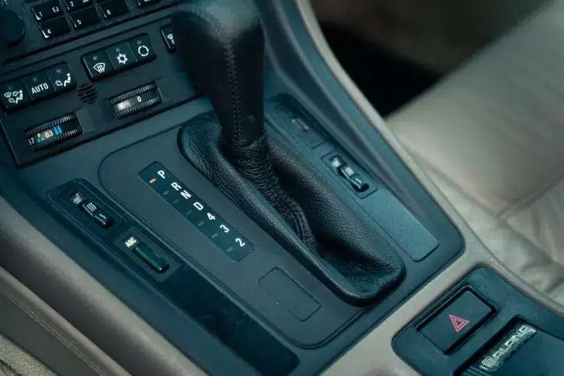 1996 BMW 8 Series 5.0L Automatic Rear-Wheel Drive 4-Seater (Parallel Import) — миниатюра 17