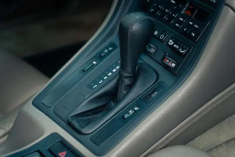 1996 BMW 8 Series 5.0L Automatic Rear-Wheel Drive 4-Seater (Parallel Import) — миниатюра 19