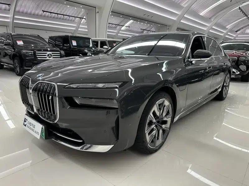 BMW i7 2023 xDrive60L Luxury Package — миниатюра 1