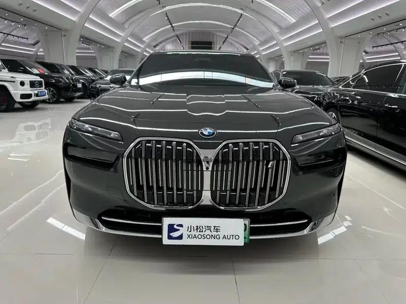 BMW i7 2023 xDrive60L Luxury Package — миниатюра 2