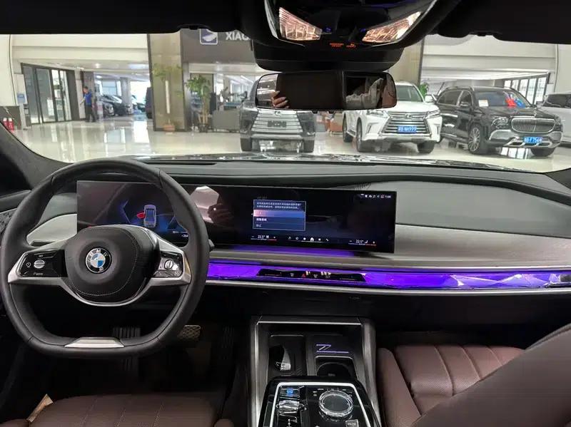 BMW i7 2023 xDrive60L Luxury Package — миниатюра 13
