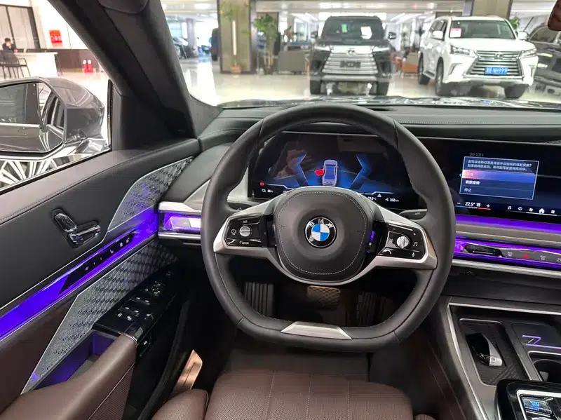 BMW i7 2023 xDrive60L Luxury Package — миниатюра 16