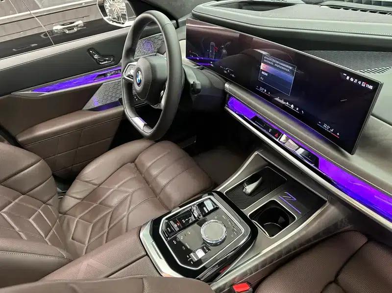 BMW i7 2023 xDrive60L Luxury Package — миниатюра 17