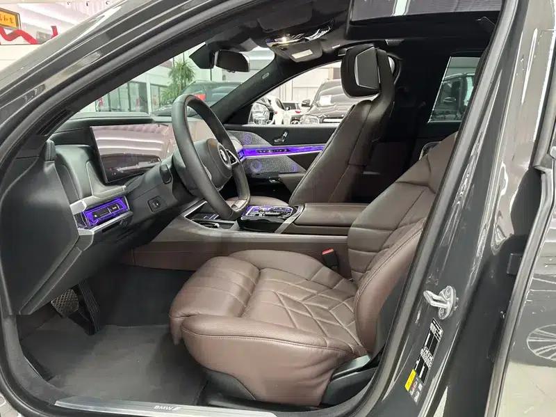 BMW i7 2023 xDrive60L Luxury Package — миниатюра 18