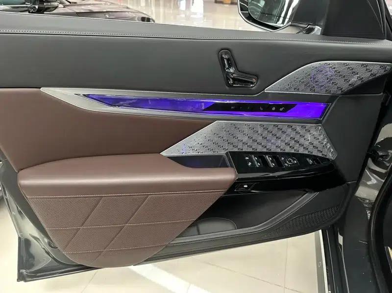 BMW i7 2023 xDrive60L Luxury Package — миниатюра 9