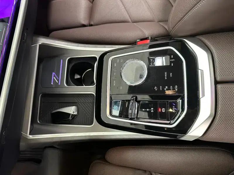 BMW i7 2023 xDrive60L Luxury Package — миниатюра 10