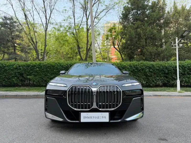 BMW i7 2023 eDrive50L Premium M Sport Package — миниатюра 2